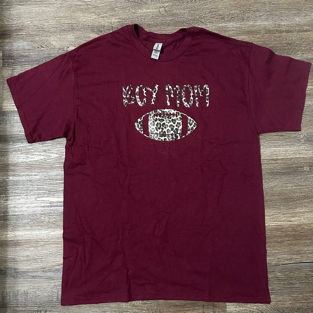 BNNW, Gildan t-shirt with custom boy mom print. Color maroon, size large.